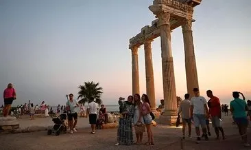 Antalya'ya 1 günde 102 bin 6 yabancı turist geldi #antalya