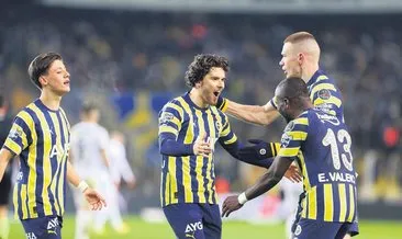 Fenerbahçe transferde gençlere ağırlık verdi! Jayden Oosterwolde, Emre Demir...