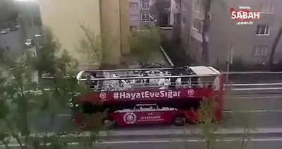 Vali şehri neşeye boğdu... Türkü otobüsüne istek de yapıldı | Video