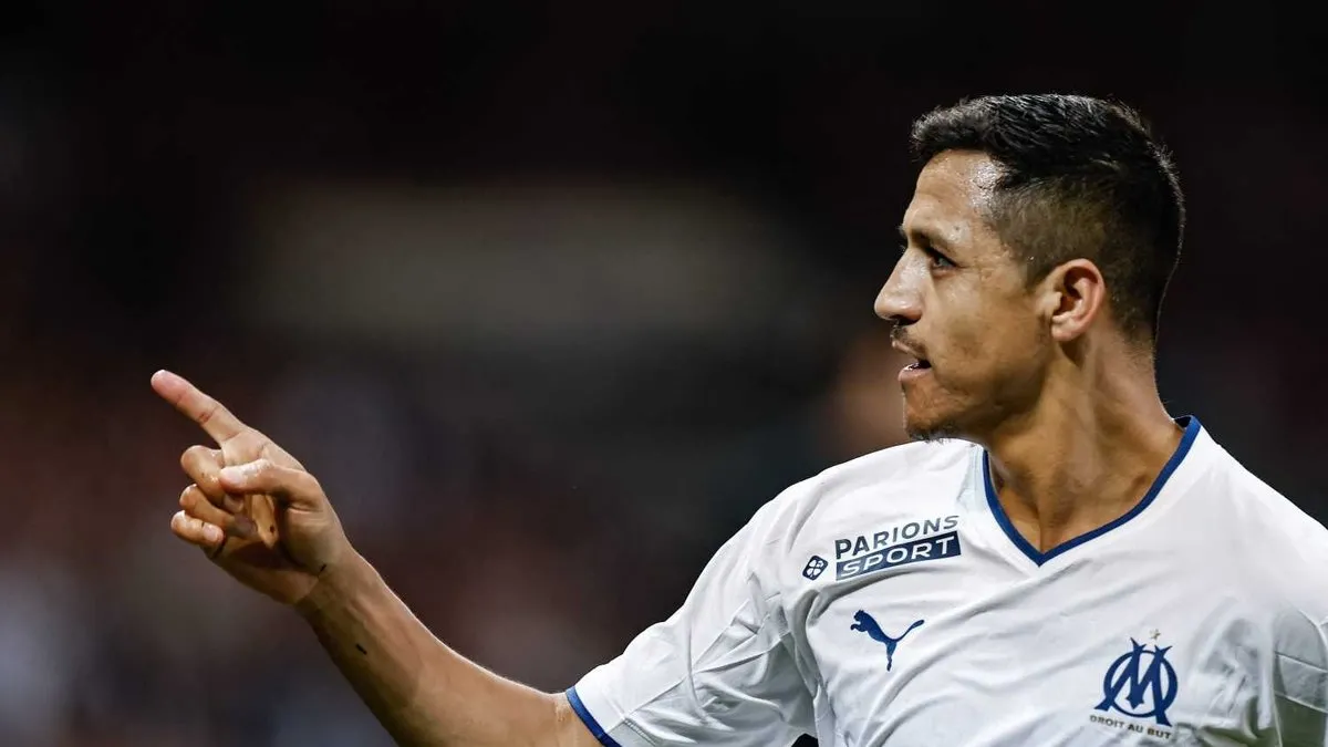 Alexis Sanchez İstanbul’da paylaşım yaptı! Alexis Sanchez İstanbul’da paylaşım yaptı!