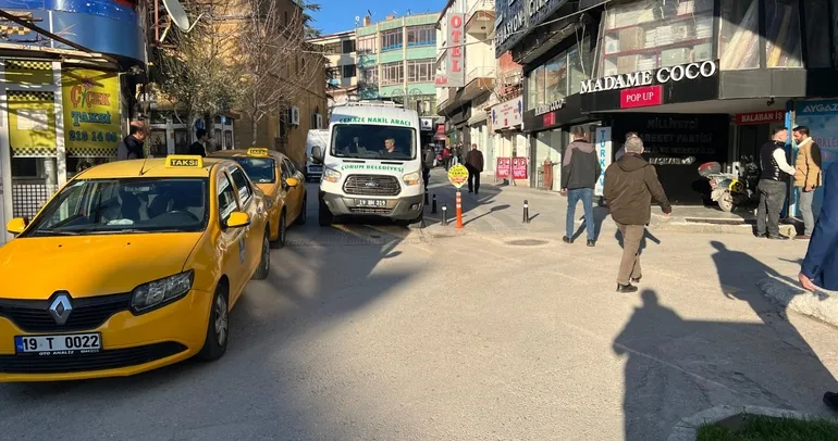 Otel odasında ölü bulundu