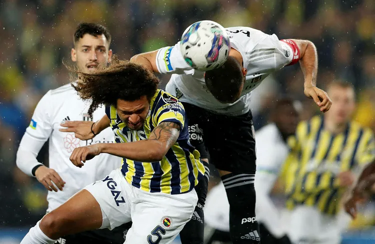 son-dakika-fenerbahce-besiktas-macinda-ilk-duduk-dev-derbide-surpriz-hamleler-1680457903061.jpg