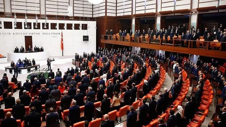 SON DAKİKA: Seçim barajı düşüyor! Partisinden ayrılan vekiller 20 kişi bile olsa...