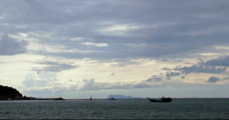 ABD savaş gemisiyle Güney Koreli balıkçı teknesi çarpıştı