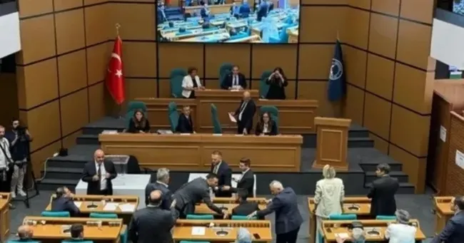 yeni-parti-istanbul-il-baskani-ozgur-celike-sorusturma-1788888884805.jpeg Yeni Parti İstanbul İl Başkanı Özgür Çelik'in 'savcı tehdidi' iddiasına soruşturma!
