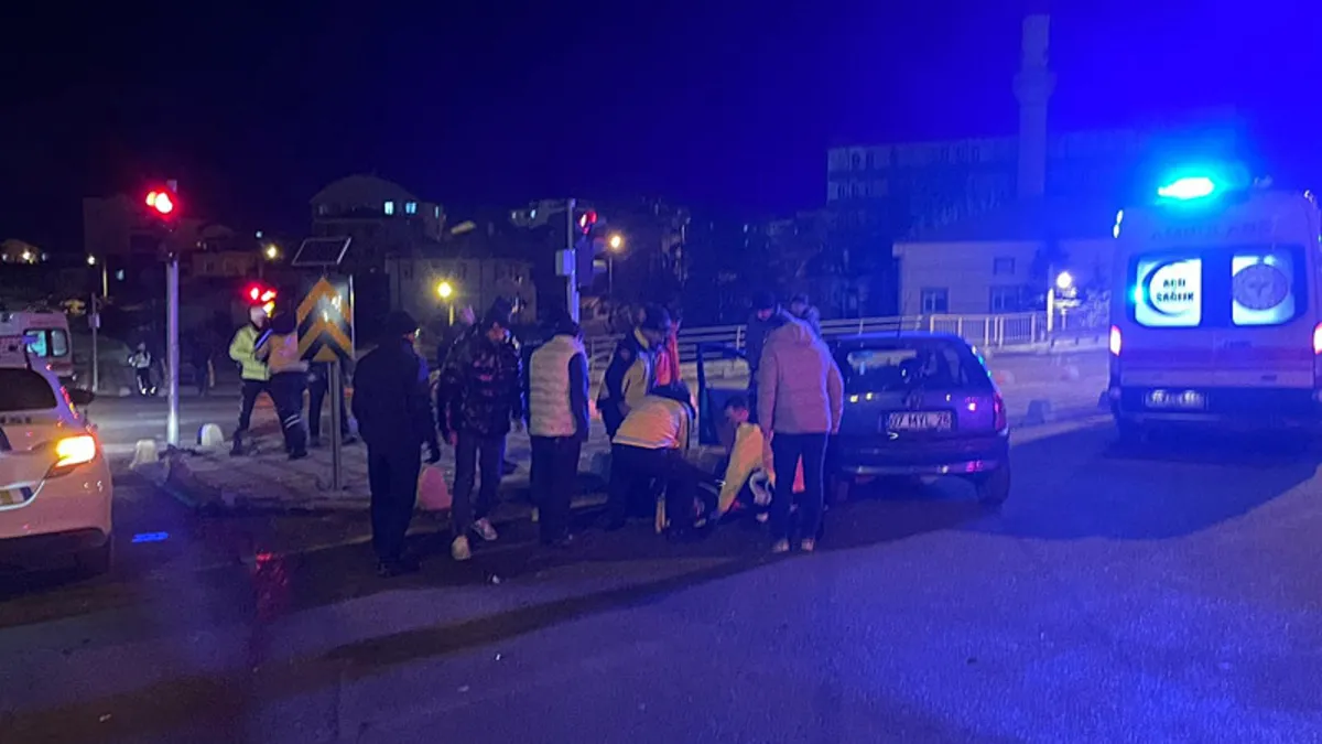 Karaman’da iki otomobil çarpıştı: 3 yaralı! Karaman’da iki otomobil çarpıştı: 3 yaralı!