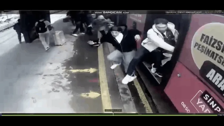 Metrobüs faciası! 1 kişi öldü, 2’si ağır, 40 yaralı: Dehşet anları kamerada