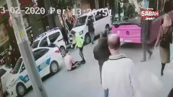 Kadın trafik polisi bıçaklanan gencin hayatını böyle kurtardı | Video