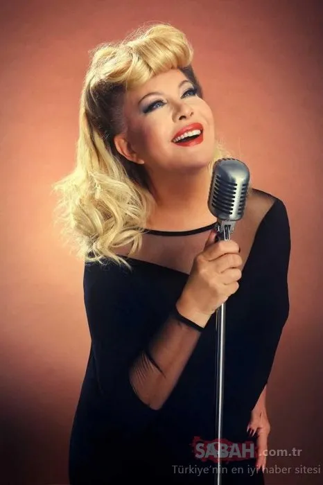 Türk sinemasının Mavi Boncuk’u Emel Sayın’dan müjdeli haber! Deniz manzarası eşliğinde konser hazırlığını duyurdu!