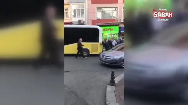 Fatih'te arızalanan İETT otobüsü vatandaşlar tarafından itildi | Video