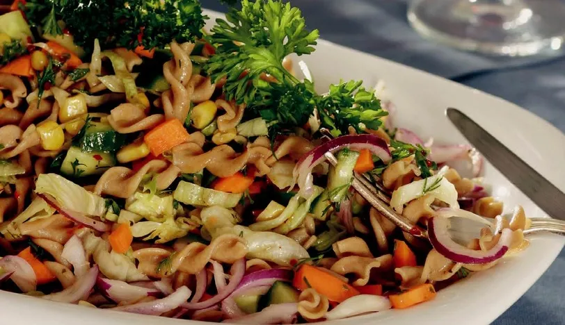 Kepekli Makarna Salatası