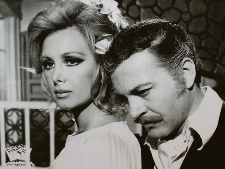 Vefatıyla hepimizi yasa boğmuştu! Yeşilçam’ın papatyası Filiz Akın’ın memleketini duyan inanamıyor: Bakın nereliymiş...