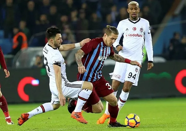 Trabzonspor-Beşiktaş derbisinden kareler
