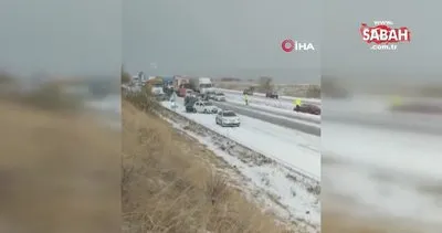 Elmadağ’da kar yağışının ardından 7 araç birbirine girdi | Video