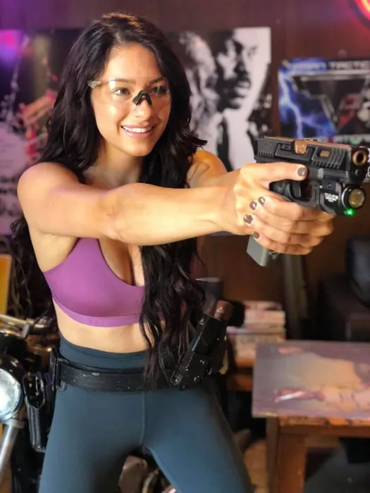 Amerikan polisinin 'Göz bebeği' kadın polis bir adamı vurarak öldürdü!