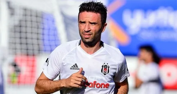 Ünlü futbolcular ve lüks otomobilleri