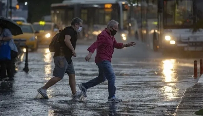 son-dakika-meteoroloji-uyardi-28-ilde-kuvvetli-saganak-ve-firtina-kapida-montlarinizi-cikartin-1758780893435.jpg (881×504)