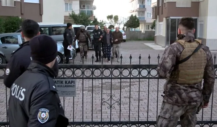 Son dakika: Antalya’da ’pes’ dedirten olay! Sevgilisini rehin alan şahıs, koronavirüslüyüm deyip polislere tükürdü