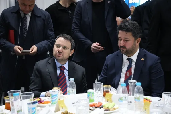 nevsehirde-iftar-sofrasinda-birlik-mesaji-bakan-gurlekten-yeni-anayasa-vurgusu-1772219420003.jpg