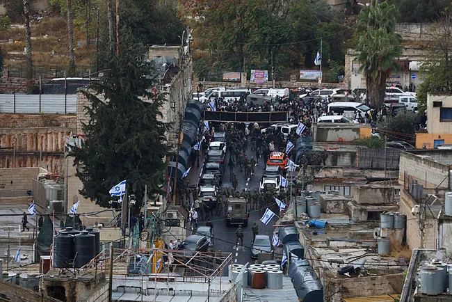 israilden-alcak-hamle-yahudi-bayrami-bahanesiyle-ibrahim-camisini-muslumanlara-kapattilar-1763229357163.jpeg İsrail'den alçak hamle: Yahudi bayramı bahanesiyle İbrahim Camisi'ni Müslümanlara kapattılar!