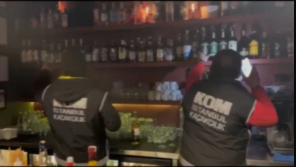 İstanbul’da gece kulüplerine dev operasyon: 91 şişe sahte alkol ele geçirildi İstanbul’da gece kulüplerine dev operasyon: 91 şişe sahte alkol ele geçirildi