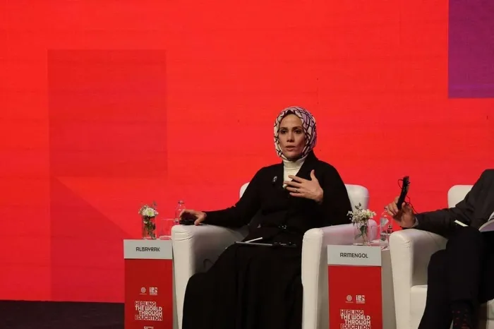 nun-vakfi-baskani-esra-albayrak-somurgecilik-kapanmadi-farkli-bicimlerde-yeniden-uretildi-1777808720285.jpg