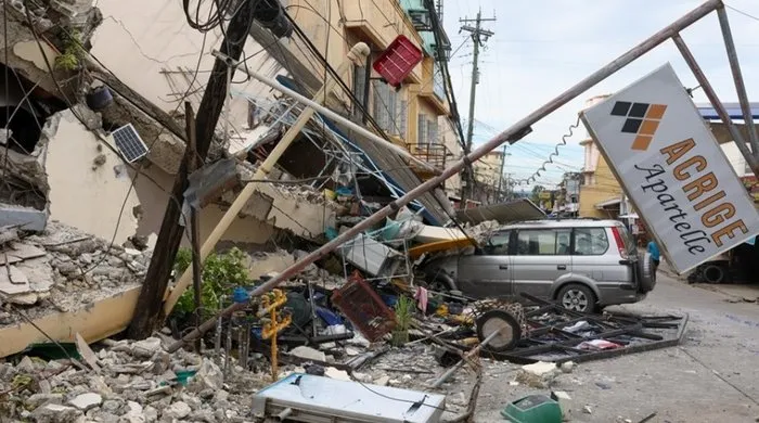 Filipinler’i sarsan çifte deprem: 7 ölü, binlerce kişi yerinden edildi