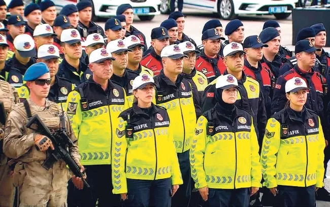 yolsuzlugu-perdelemek-icin-size-saldiriyorlar-1764362200638.jpeg