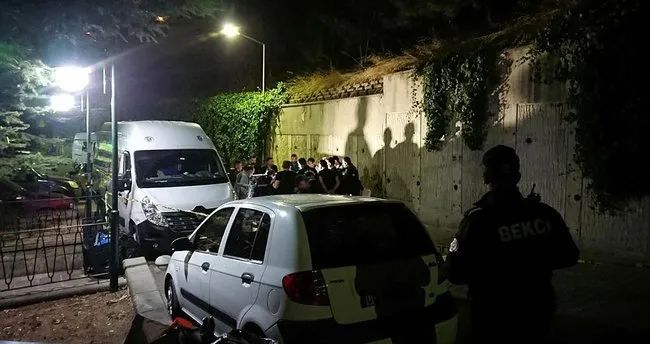 Eski eşini bıçaklayıp, erkek arkadaşını öldürdü Eski eşini bıçaklayıp, erkek arkadaşını öldürdü