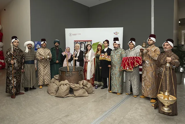 emine-erdogan-malezya-basbakaninin-esi-wan-azizah-ismail-ile-bir-araya-geldi-1767813245193.jpg Emine Erdoğan, Malezya Başbakanı'nın eşi Wan Azizah İsmail ile bir araya geldi
