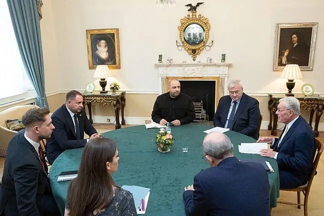 Zelenskiy Londra’da Ukrayna konulu görüşmeleri değerlendirdi: Ortak çalışmaların kalıcı barışa yol açacağını umuyoruz