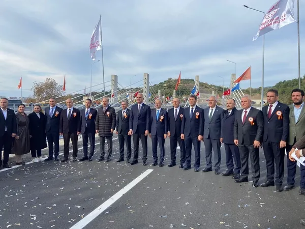 alanyada-cevreyolu-bakan-uraloglu-ve-bakan-ersoyun-katilimiyla-bugun-torenle-hizmete-acildi-1766224918333.jpg