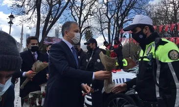 Ayasofya’nın önünde Hilal oluşturdular