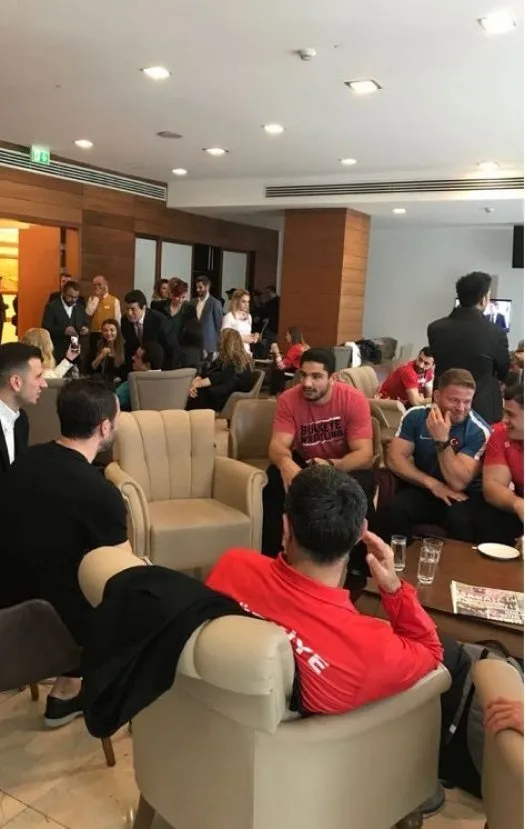 Spor dünyası Mehmetçiklere destek için sınır hattına gitti