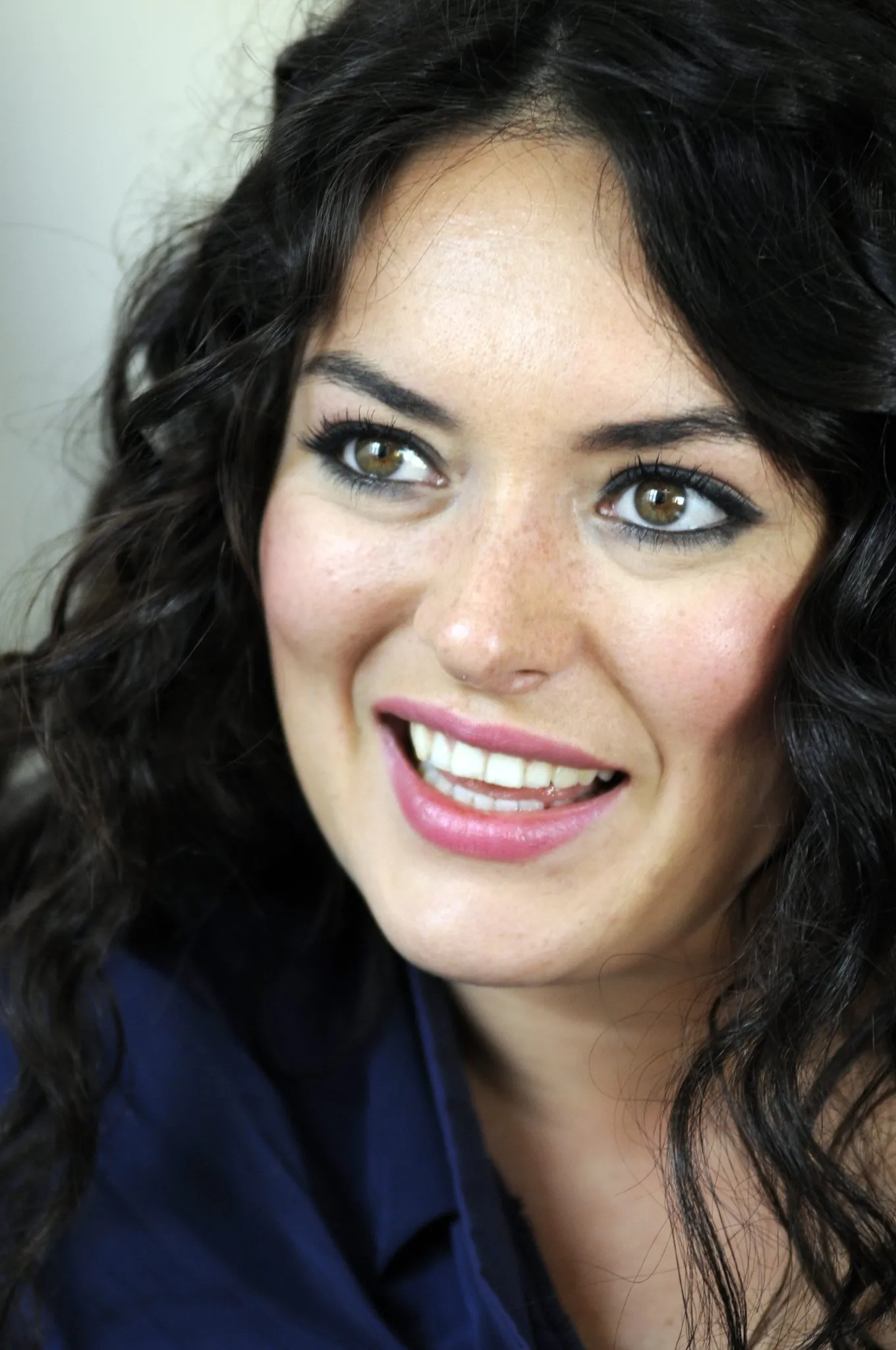 Ezgi Mola'nın değişimi şaşırtıyor - FotoHaber - Magazin