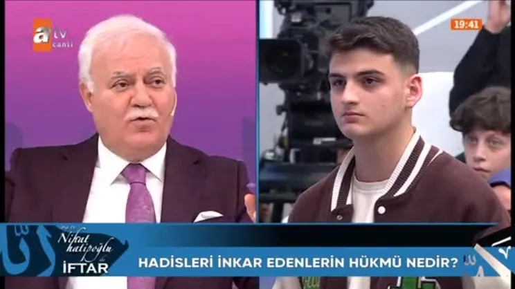 Hadisleri inkar etmenin hükmü nedir?