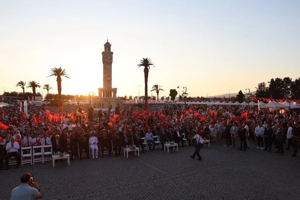 15-temmuz-izmirde-unutulmadi-1784150691568.jpg