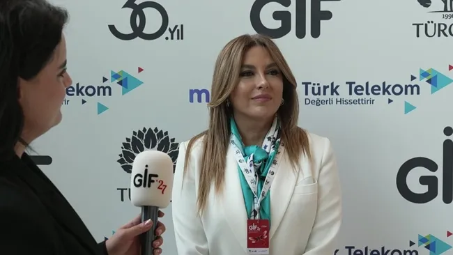 gif27de-gencler-iz-birakti-yildizlar-alkisladi-1791548416537.jpg GİF’27’de gençler iz bıraktı yıldızlar alkışladı