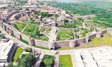 Sırlarını surlarına fısıldayan şehir