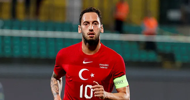 Cengiz Ünder ve Hakan Çalhanoğlu, A Milli Futbol Takımı aday kadrosundan çıkarıldı Cengiz Ünder ve Hakan Çalhanoğlu, A Milli Futbol Takımı aday kadrosundan çıkarıldı