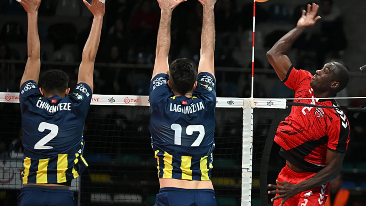 Fenerbahçe Erkek Voleybol Takımı deplasmanda galip! Fenerbahçe Erkek Voleybol Takımı deplasmanda galip!