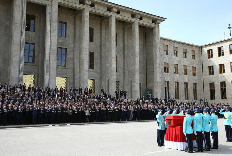 Hasan Celal Güzel’e TBMM’de tören düzenlendi! İşte o veda kareleri