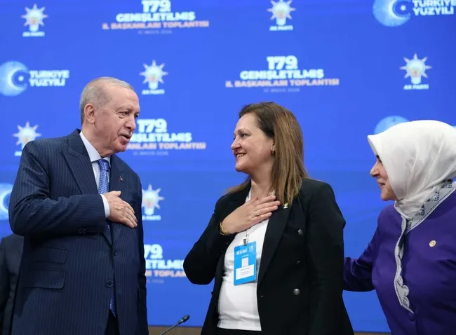 son-dakika-afyonkarahisar-belediye-baskani-burcu-koksaldan-chpye-sert-sozler-chpde-koltuk-kavgasi-ak-partide-h-1782884880440.jpg SON DAKİKA… Afyonkarahisar Belediye Başkanı Burcu Köksal’dan CHP’ye sert sözler: CHP’de koltuk kavgası AK Parti’de hizmet siyaseti var!