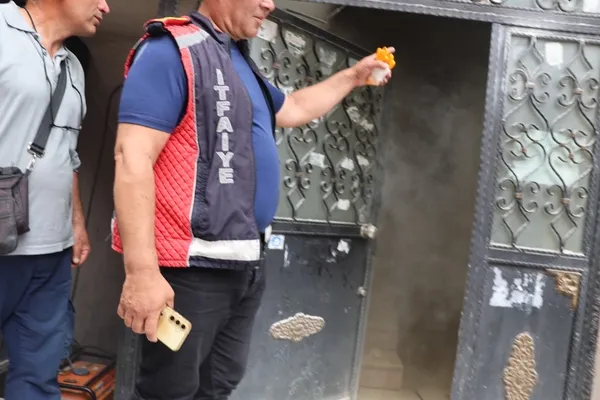 elektrik-panosunda-cikan-yangin-panige-neden-oldu-1782319136393.jpg