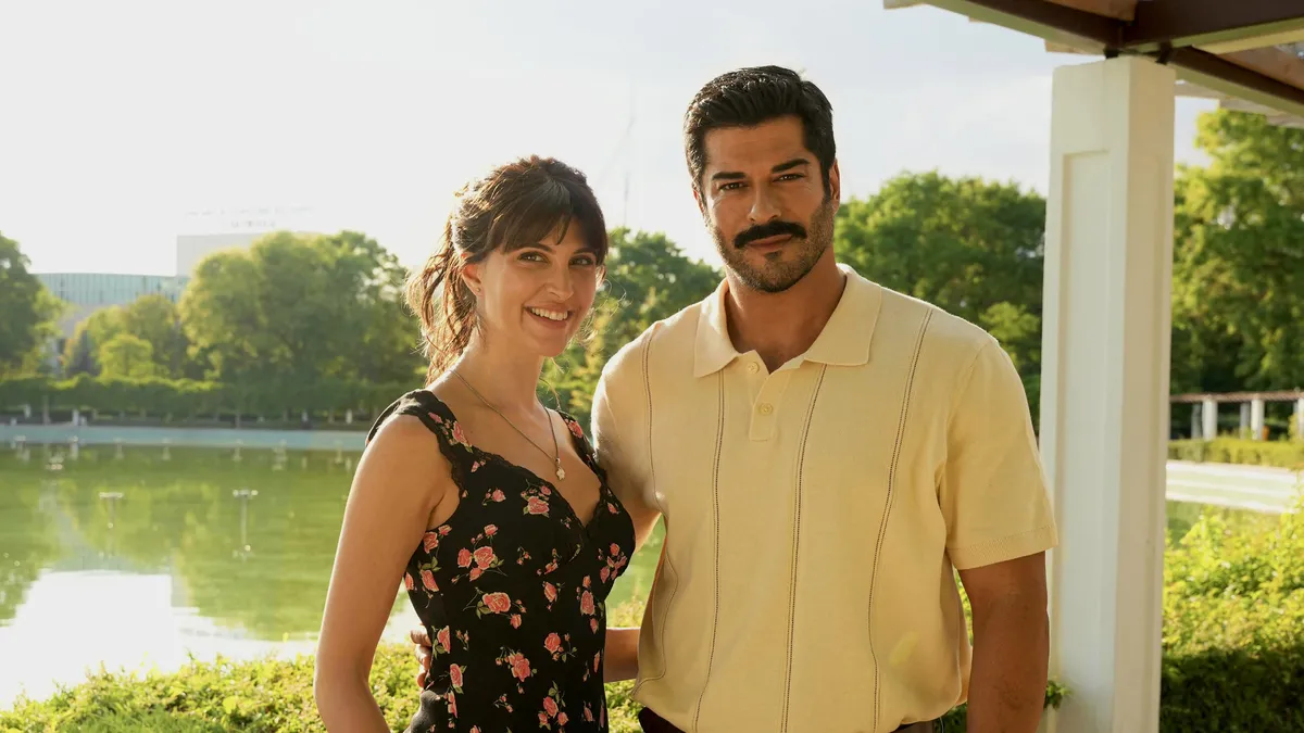Yeni sezona damga vuracak çift! Burak Özçivit ve Beyza Gümülcine'den ilk kareler geldi!