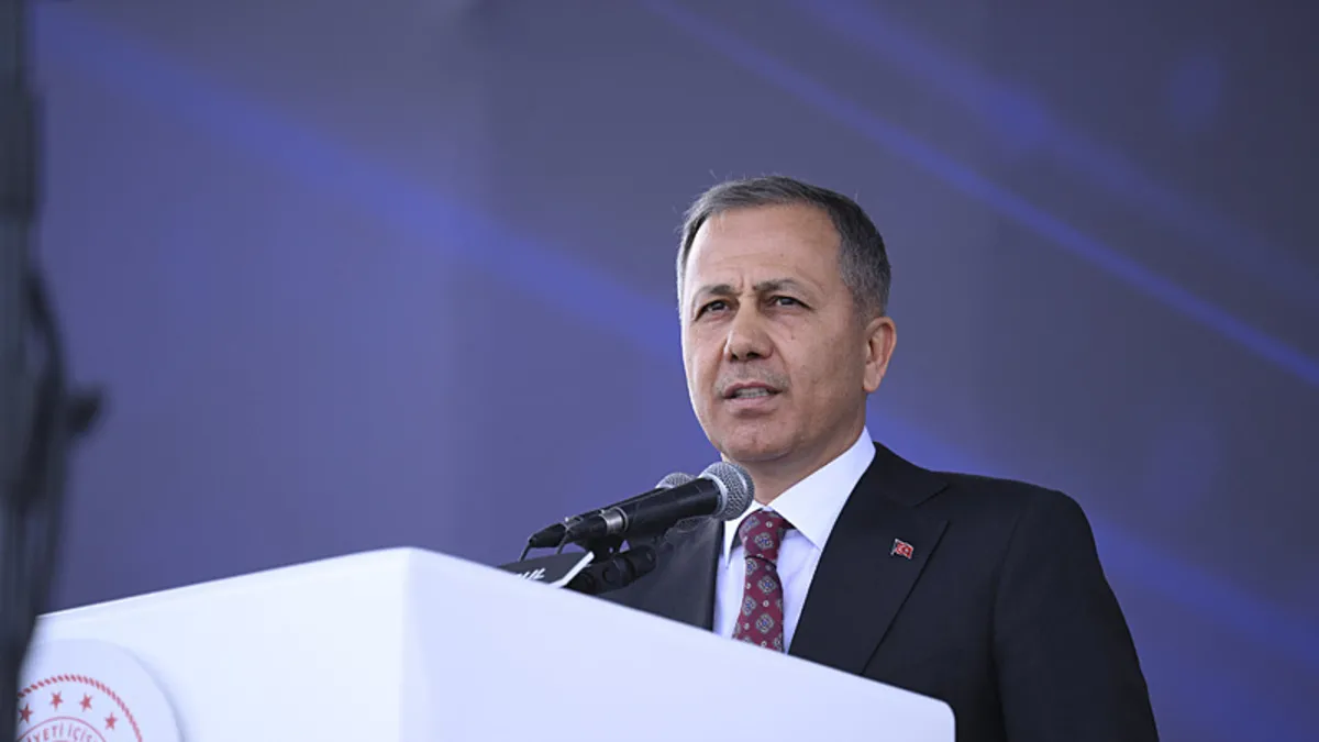 İçişleri Bakanı Yerlikaya: “Narkoçelik-40 operasyonlarında 3 ton 972 kilo uyuşturucu ele geçirildi!” İçişleri Bakanı Yerlikaya: “Narkoçelik-40 operasyonlarında 3 ton 972 kilo uyuşturucu ele geçirildi!”