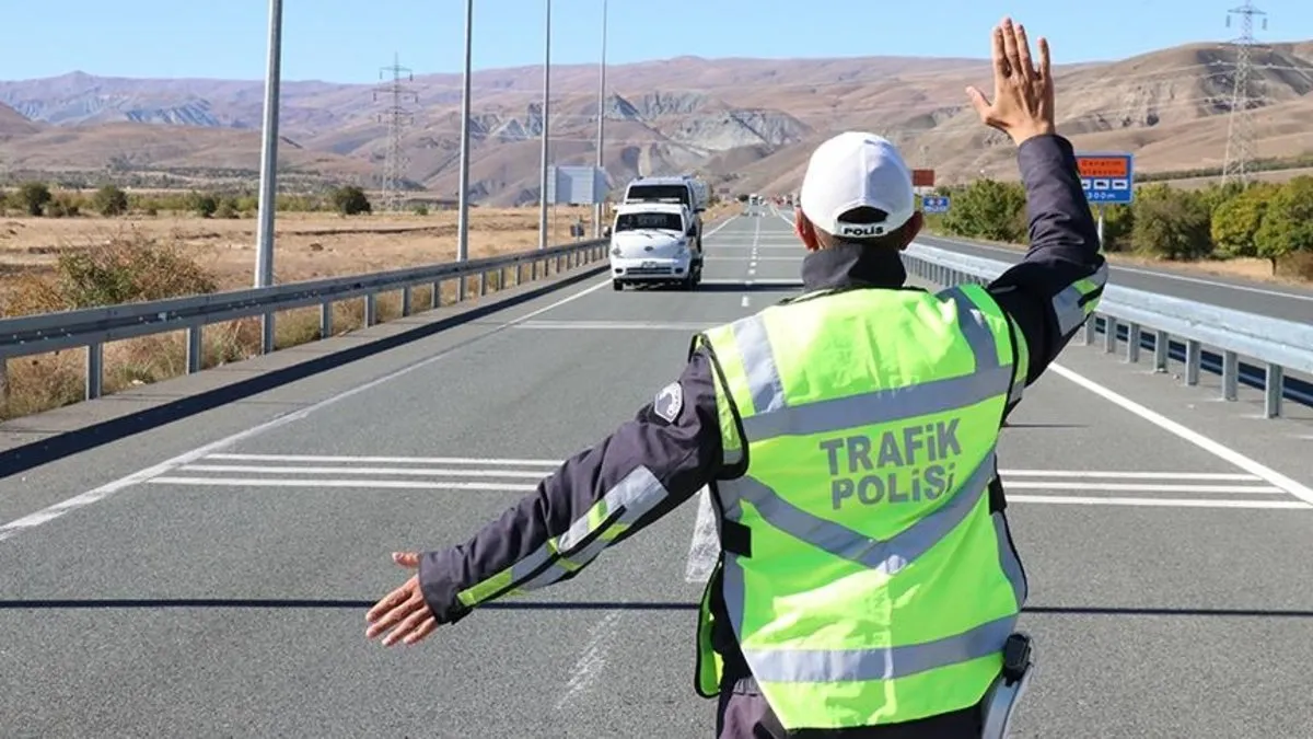 Bakan Yerlikaya: 1 haftada 2 milyon 609 bin 216 araç denetlendi