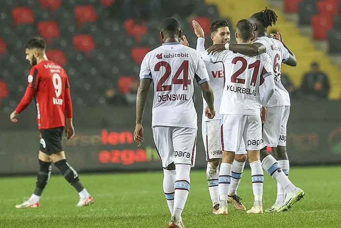 son-dakika-trabzonspor-haberi-usta-isimden-flas-sozler-sistem-onuachuya-gore-olmali-1702274997978.jpeg