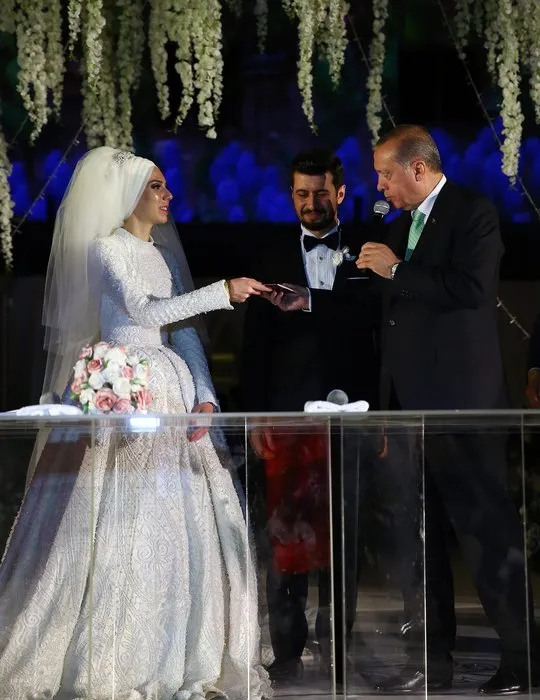 Devletin zirvesi Bakan Zeybekçi’nin kızının düğünündeydi