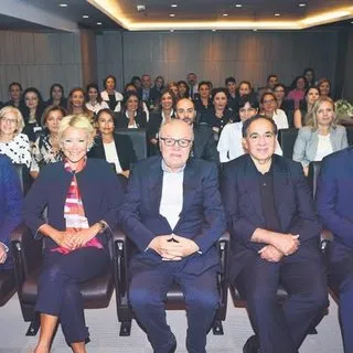 Hem açılış hem kutlama